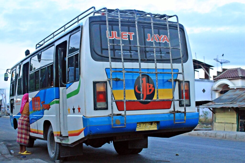practical-travel-information-sumbawa bima bus